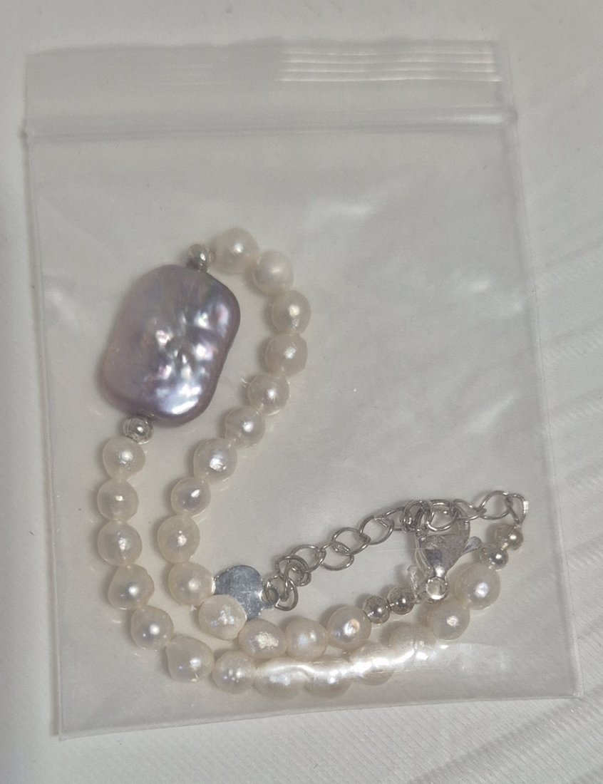 Pearl Bracelet with Baroque Accent