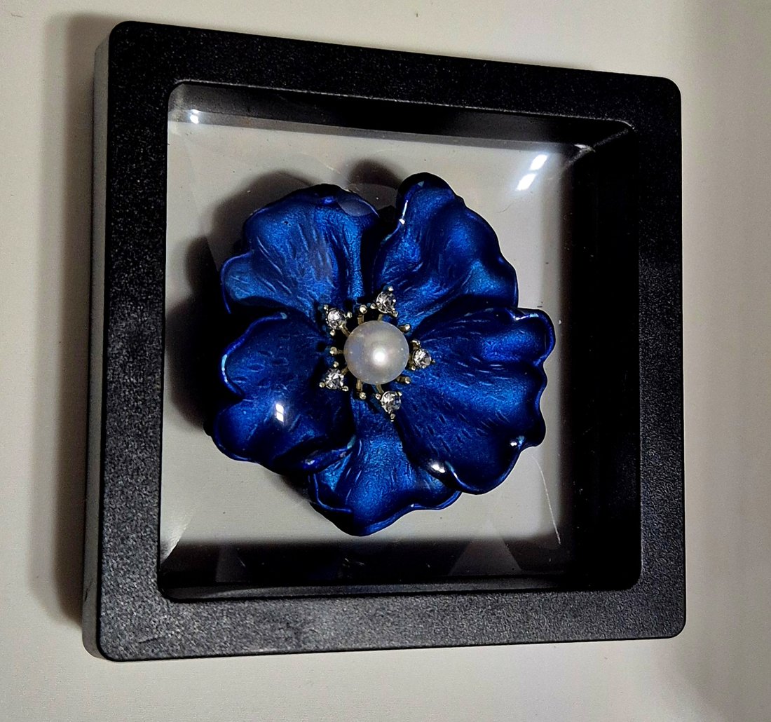 Pearl Flower Blue Broach